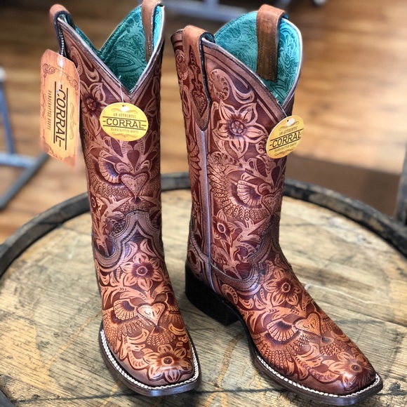 Corral Shoes - Handcrafted Corral boots